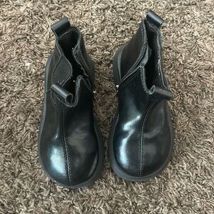 Cute winter toddler boots with zipper